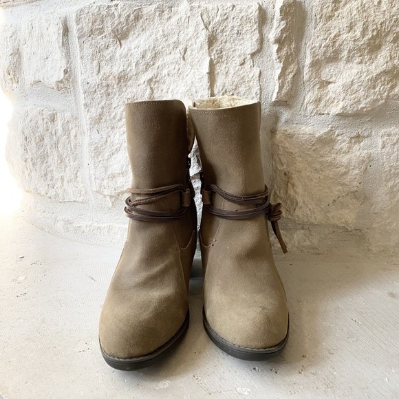 Eddie Bauer 6.5 Ankle Boot‎ Block Heel Bootie Louise Chocolate Leather Shearling - Picture 2 of 9